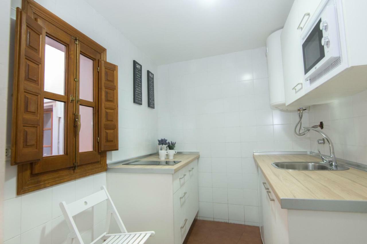 Apartamentos Nahira Suites 3000 Granada Exterior photo